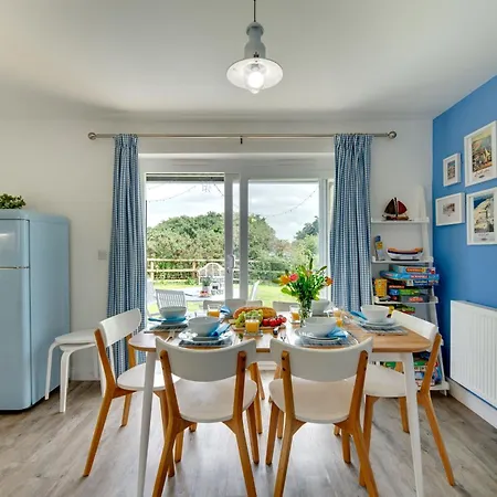 Bumblebee Cove- 2 1 Minute - Part Of The The Bay Village With Pool, Gym And Direct Access, Pub, Restaurant, Tennis And Meadows Walks