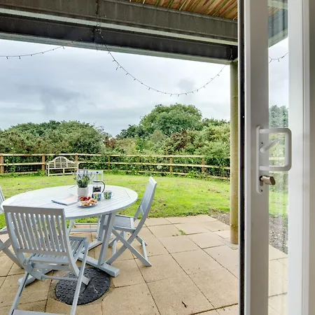 Сasa de vacaciones Bumblebee Cove- 2 1 Minute - Part Of The The Bay Village With Pool, Gym And Direct Access, Pub, Restaurant, Tennis And Meadows Walks