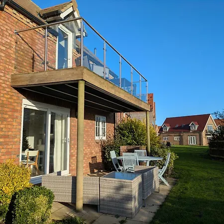Сasa de vacaciones Bumblebee Cove- 2 1 Minute - Part Of The The Bay Village With Pool, Gym And Direct Access, Pub, Restaurant, Tennis And Meadows Walks *