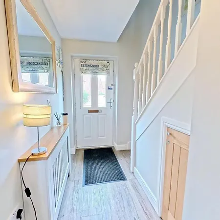 Сasa de vacaciones Bumblebee Cove- 2 1 Minute - Part Of The The Bay Village With Pool, Gym And Direct Access, Pub, Restaurant, Tennis And Meadows Walks Filey