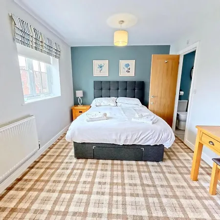 Bumblebee Cove- 2 1 Minute - Part Of The The Bay Village With Pool, Gym And Direct Access, Pub, Restaurant, Tennis And Meadows Walks * Filey