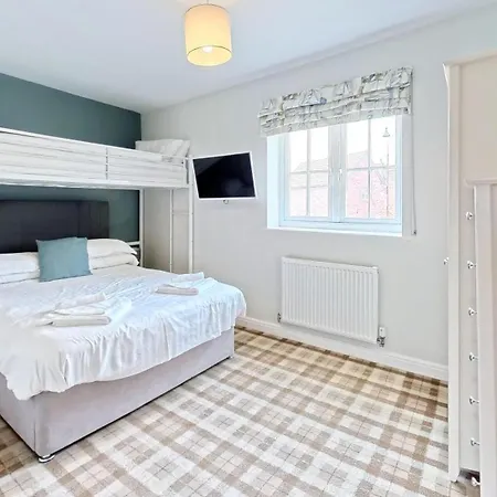 Сasa de vacaciones Bumblebee Cove- 2 1 Minute - Part Of The The Bay Village With Pool, Gym And Direct Access, Pub, Restaurant, Tennis And Meadows Walks *
