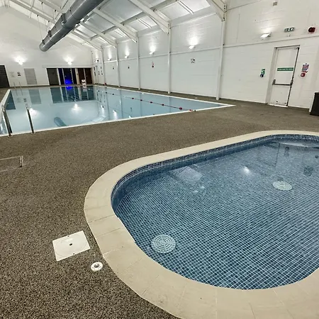 Bumblebee Cove- 2 1 Minute - Part Of The The Bay Village With Pool, Gym And Direct Access, Pub, Restaurant, Tennis And Meadows Walks * Filey
