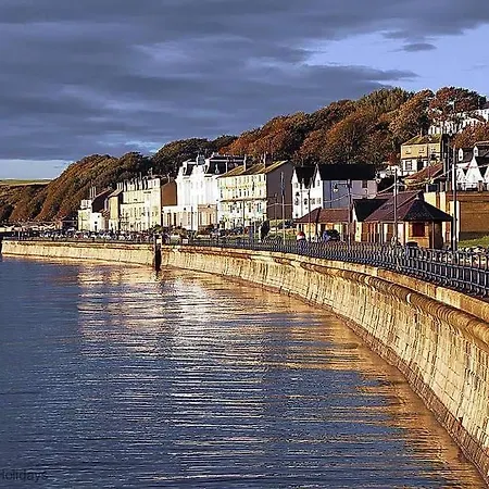 Bumblebee Cove- 2 1 Minute - Part Of The The Bay Village With Pool, Gym And Direct Access, Pub, Restaurant, Tennis And Meadows Walks *