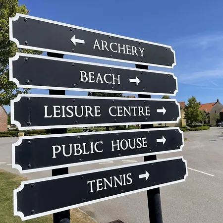 Сasa de vacaciones Bumblebee Cove- 2 1 Minute - Part Of The The Bay Village With Pool, Gym And Direct Access, Pub, Restaurant, Tennis And Meadows Walks *