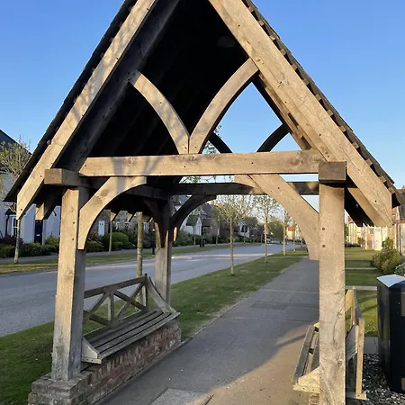 Bumblebee Cove- 2 1 Minute - Part Of The The Bay Village With Pool, Gym And Direct Access, Pub, Restaurant, Tennis And Meadows Walks * Filey