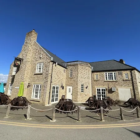 Bumblebee Cove- 2 1 Minute - Part Of The The Bay Village With Pool, Gym And Direct Access, Pub, Restaurant, Tennis And Meadows Walks Filey